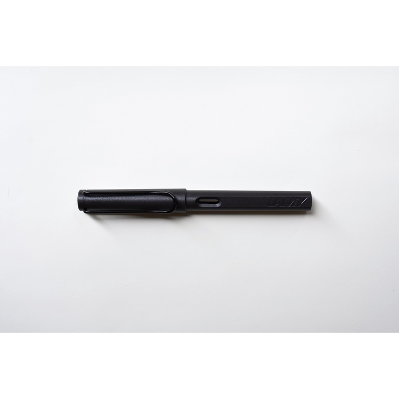LAMY Safari Fountain Pen – Charcoal