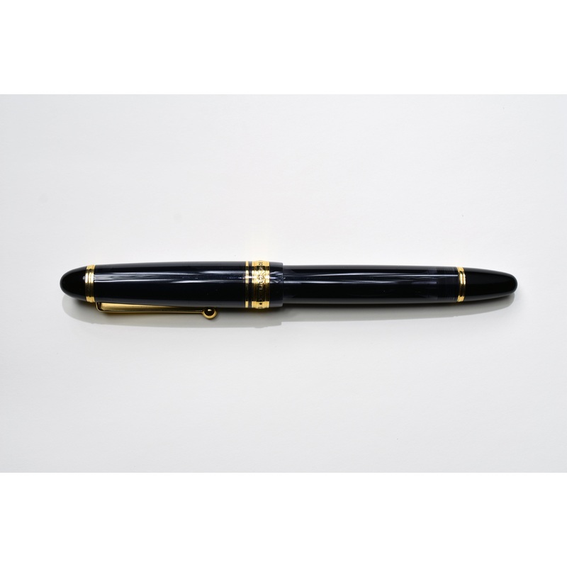Pilot Custom 823 – Black Smoke