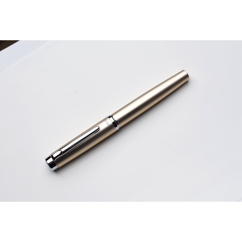 Platinum Procyon Luster – Champagne Gold