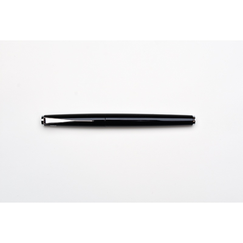 LAMY Studio Fountain Pen – Piano Black
