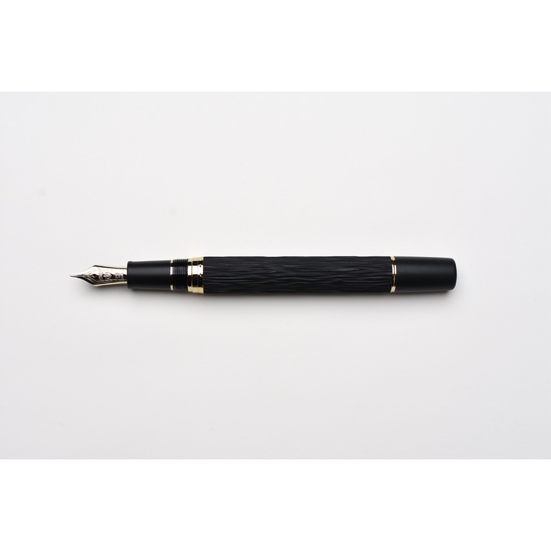 Sailor Ebonite Sculpture Fountain Pen – Yokaze