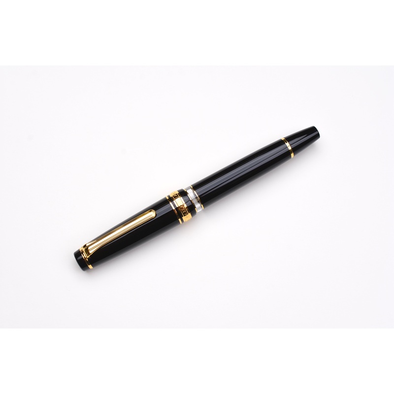 Sailor Pro Gear Realo Fountain Pen – Black/Gold Trim
