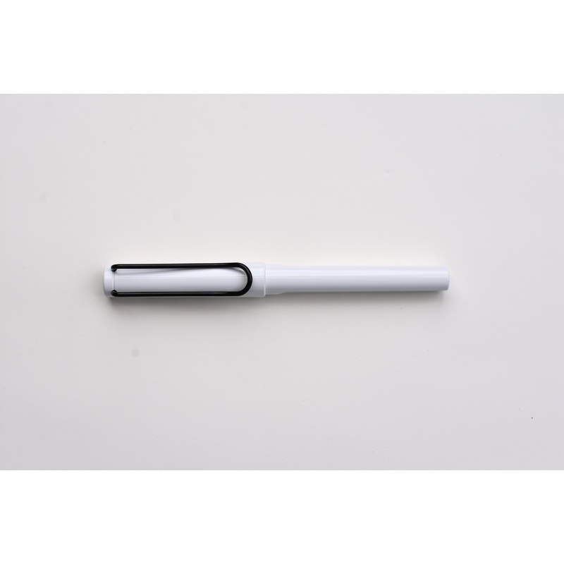 LAMY Safari Fountain Pen – White/Black – Special Edition