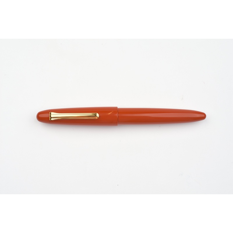 Sailor 1911 King of Pen – Color Urushi Kaga – Ebonite Fountain Pen – Amber