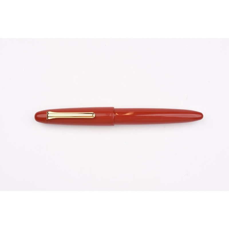 Sailor 1911 King of Pen – Color Urushi Kaga – Ebonite Fountain Pen – Cherry Red